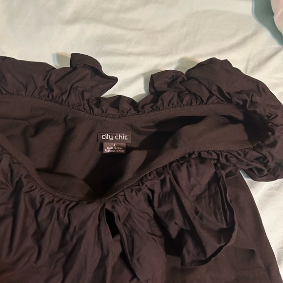 Lovely Ruffled One Piec - Picture 2 of 2